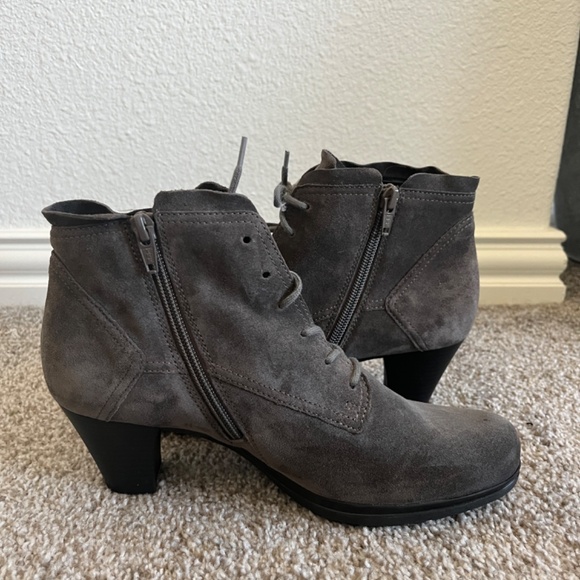 Gabor Suede boots size 7 New and Unworn - Picture 4 of 5
